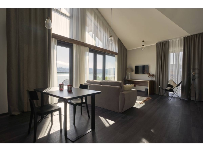 LAKE HILL Sosnówka - 3.jpg