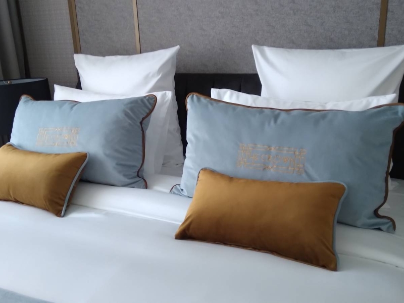 The Crovn Handwitten Collection