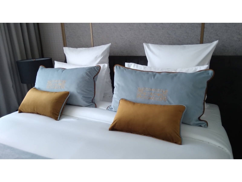 The Crovn Handwitten Collection